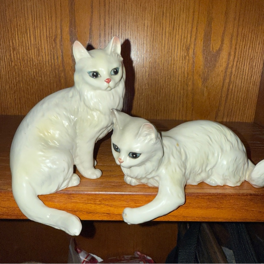 Lefton Vintage White Ceramic Cat Figurines shelf sitters
